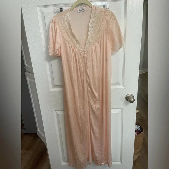 Vanity Fair Made in the USA peach pink 3 button robe size small vintage lace - Picture 1 of 5